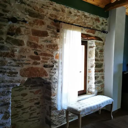 Semesterbostad Traditional Stone *